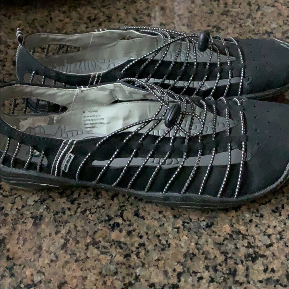 Jambu flats